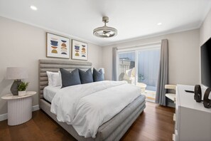 Desk, iron/ironing board, WiFi, bed sheets