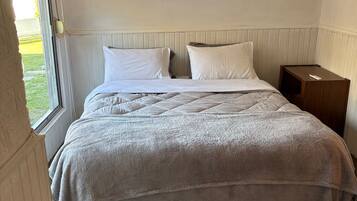 Schreibtisch, Bügeleisen/Bügelbrett, kostenloses WLAN, Bettwäsche