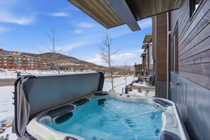 Outdoor spa tub - Walk to Sunrise Gondola • 5BR Townhome w/ Hot Tub (Park City)