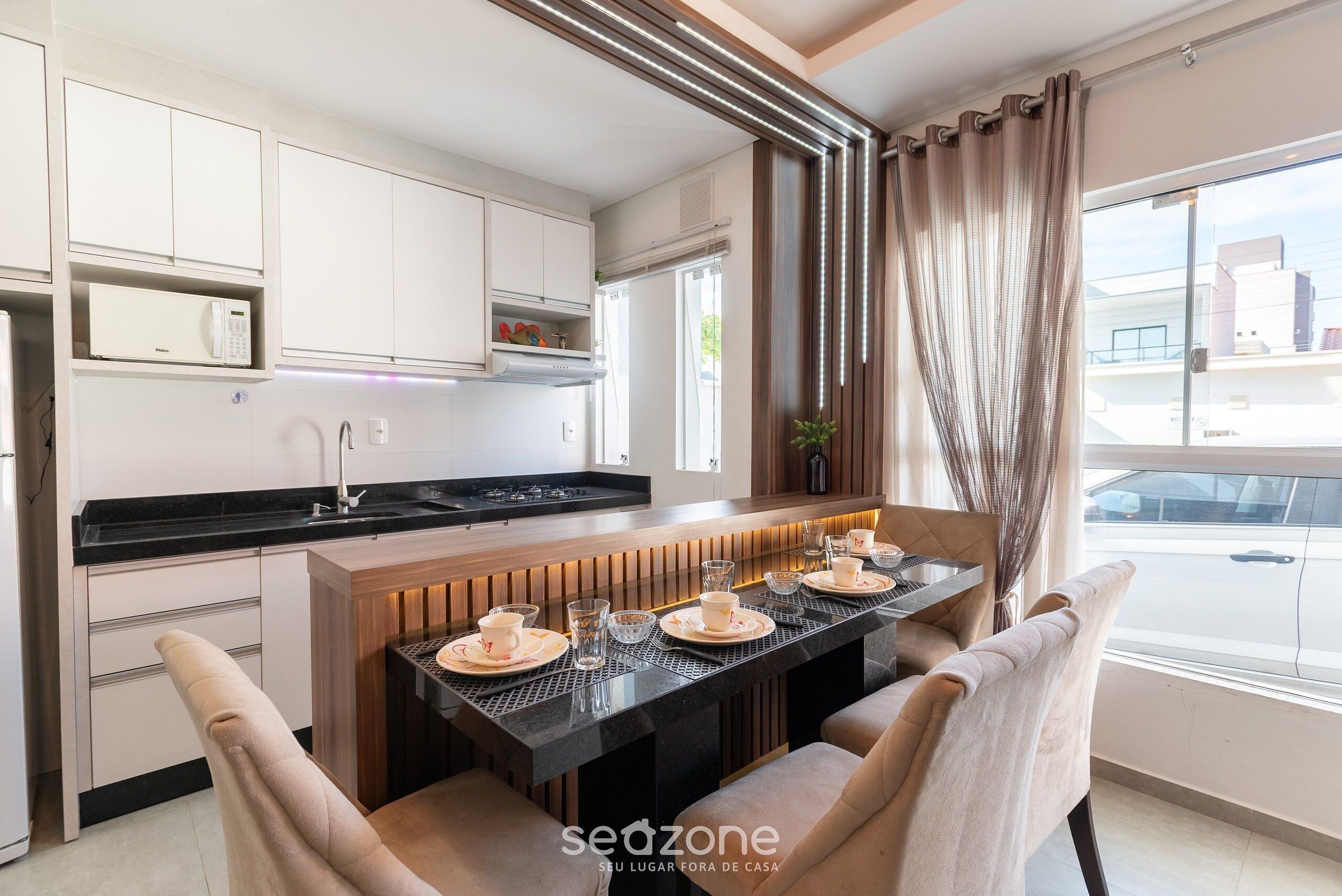 Basic Apartment | Dining