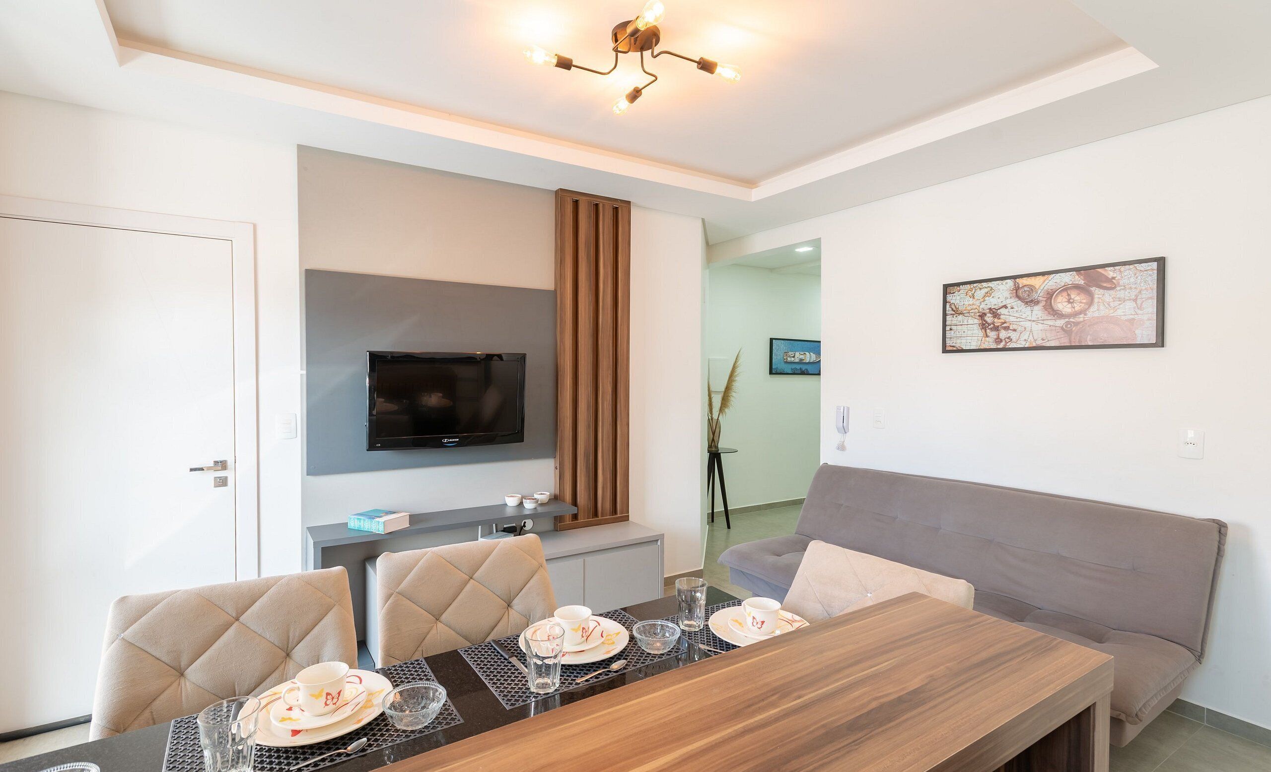 Basic Apartment | Dining