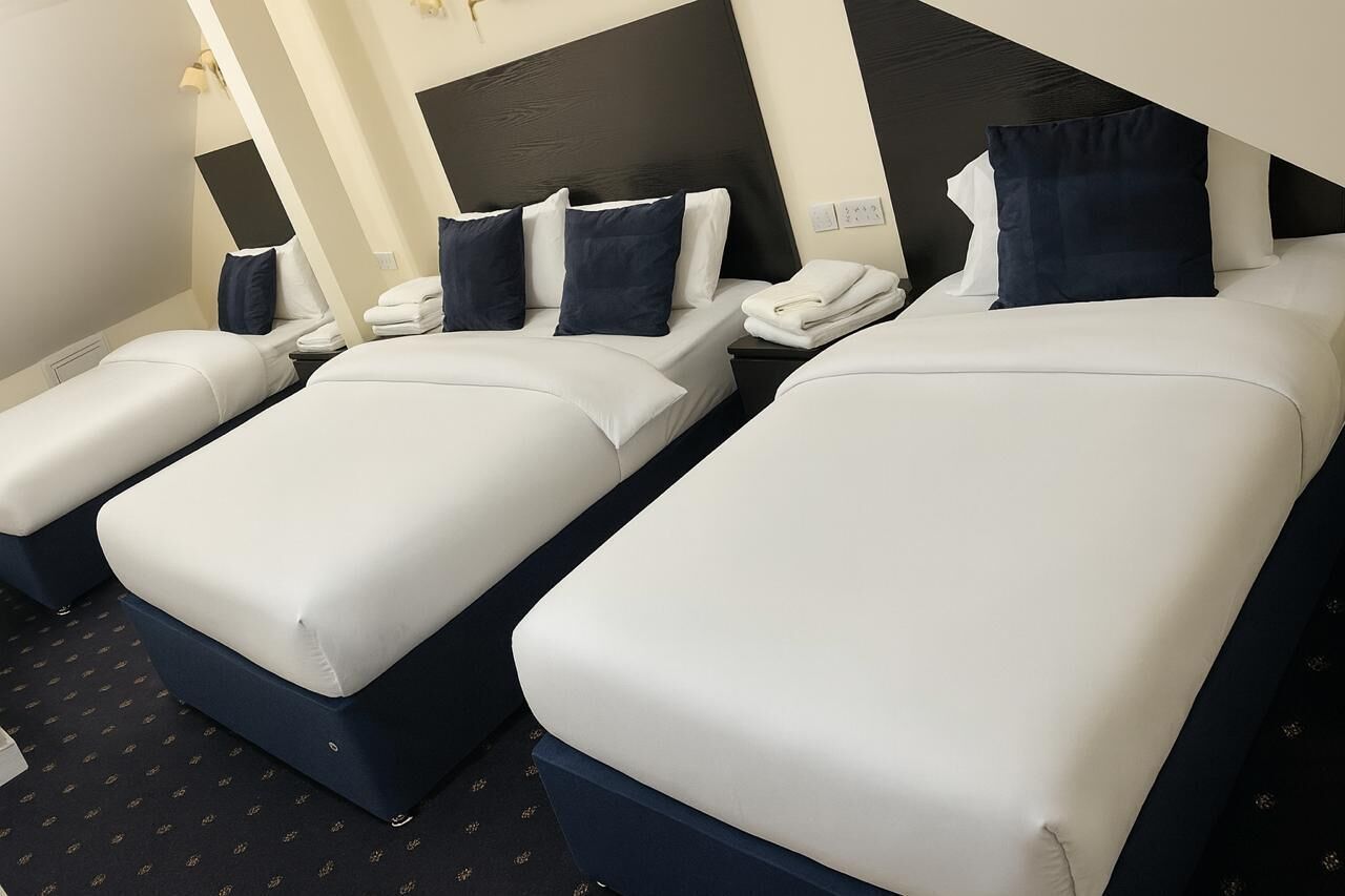 Family Room, City View | Desk, free WiFi