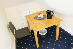 Desk, free WiFi - Shabi inn (Ilford)