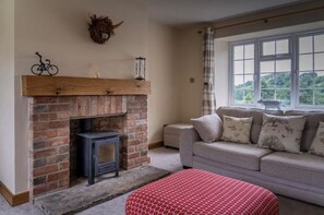 Living area - Modern cottage in a stunning Peak District setting (Alstonefield)