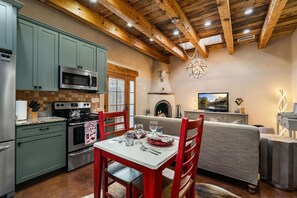 Fridge, microwave, oven, stovetop - Casita Pinon - Stylish Retreat Steps to SF Plaza! (Santa Fe)
