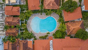 Outdoor pool - Luxury 1BR Oasis Paraiso Residence (Dominicus)