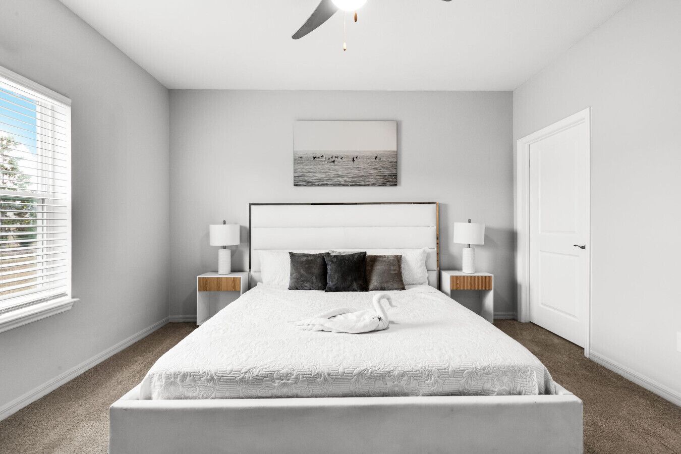 3 bedrooms, desk, iron/ironing board, travel crib