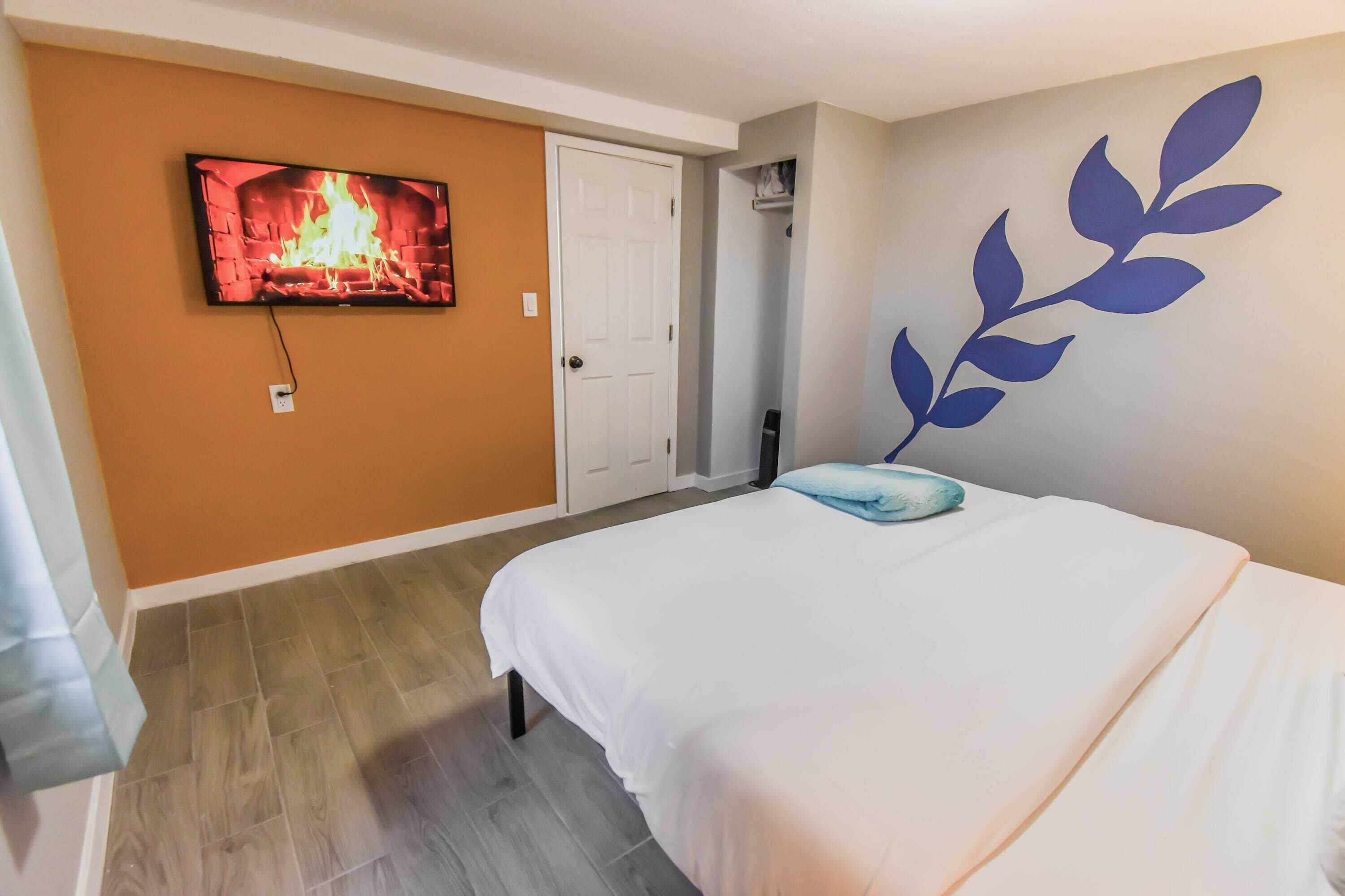 Desk, iron/ironing board, travel crib, WiFi