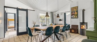 5 bedroom cozy home in Ulfborg