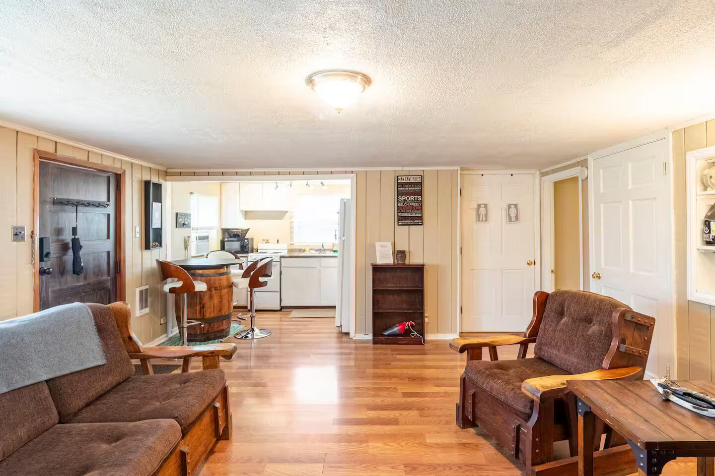 スマートテレビ、暖炉、DVD プレーヤー、書庫