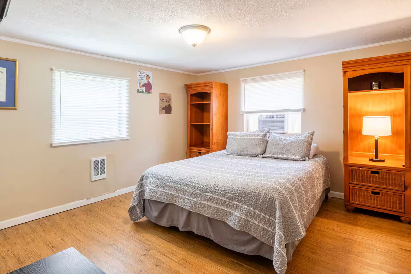 2 bedrooms, iron/ironing board, free WiFi, bed sheets