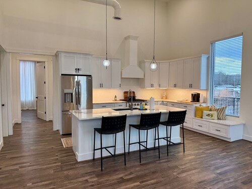 Modern 2BR in Trussville Entertainment District