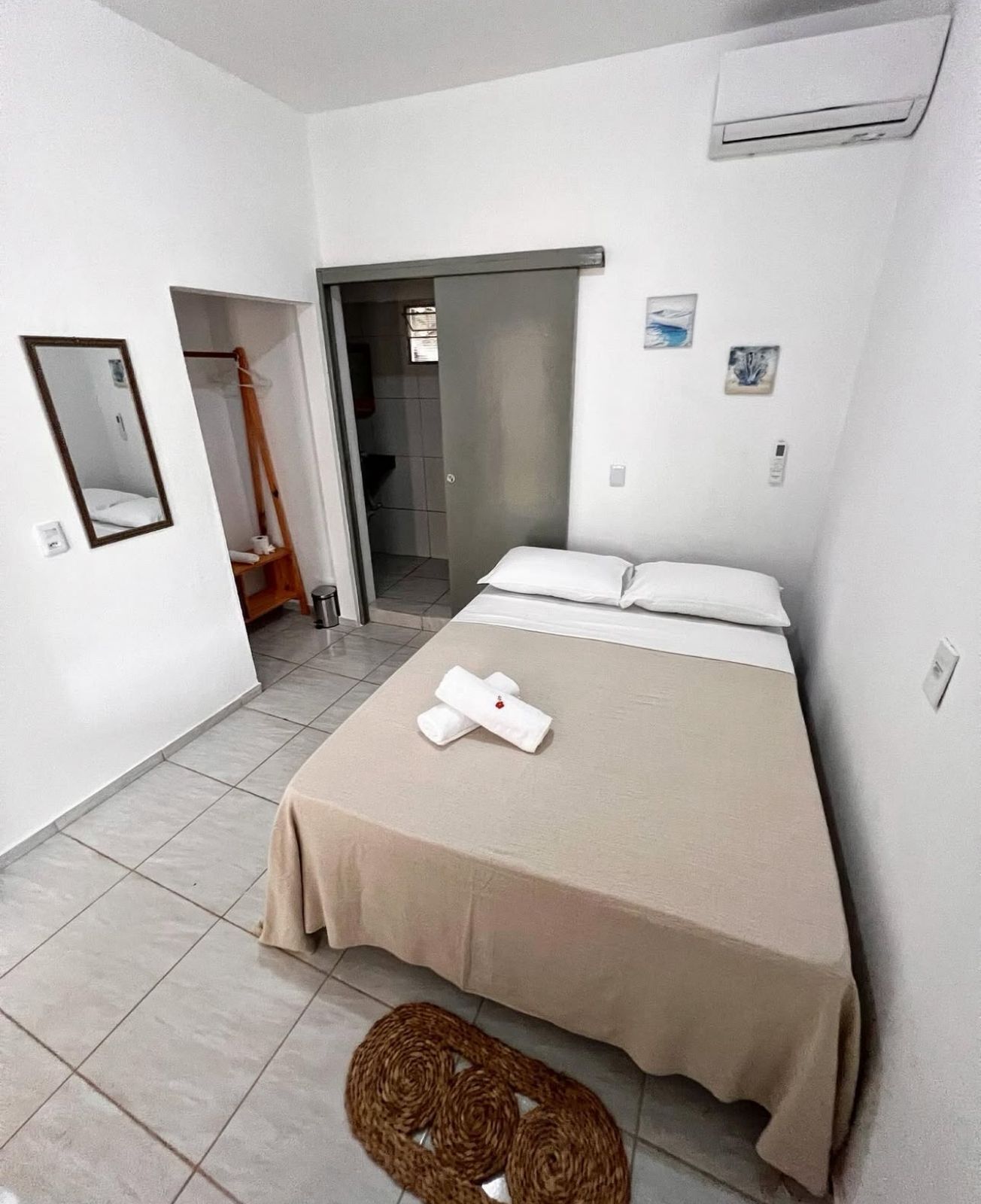 Quarto casal ou duplo básico | Wi-Fi de cortesia