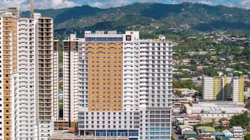 Executive Suite (High Floor) | City view