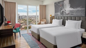 Free minibar items, in-room safe, desk, blackout curtains - Radisson RED Cebu Mandaue (Mandaue)