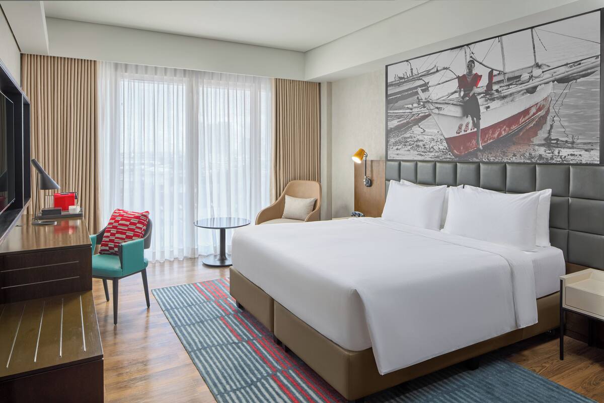 Minibar (some free items), in-room safe, desk, blackout drapes