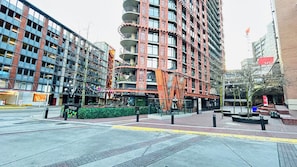Restaurant - Ocean View Condo . Downtown Vancouver (Vancouver)