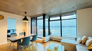 Condo familiar, 2 habitaciones, balcón, vista al océano | Servicio a la habitación