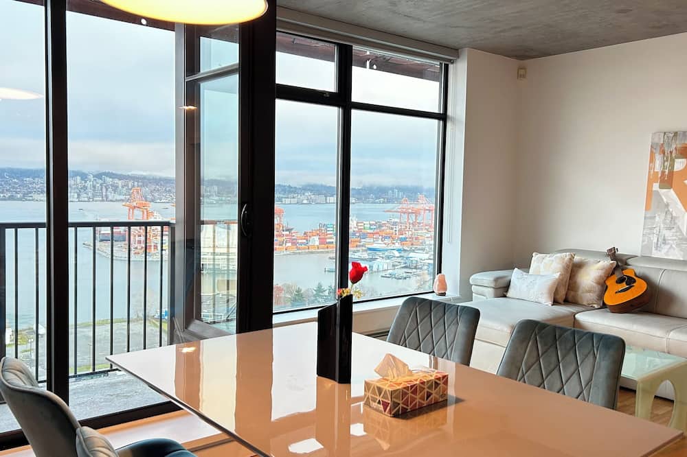 Ocean View Condo . Downtown Vancouver