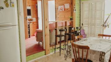 Talo, tupakointi sallittu