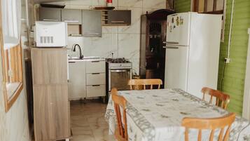 Talo, tupakointi sallittu