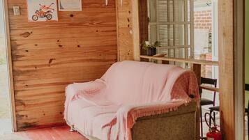 Talo, tupakointi sallittu