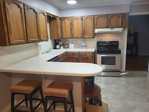 Private kitchen - Spacious 4-bedroom house in welcoming West Monroe with AC (West Monroe)