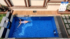 Outdoor pool - Neo Retro (Lonavala)