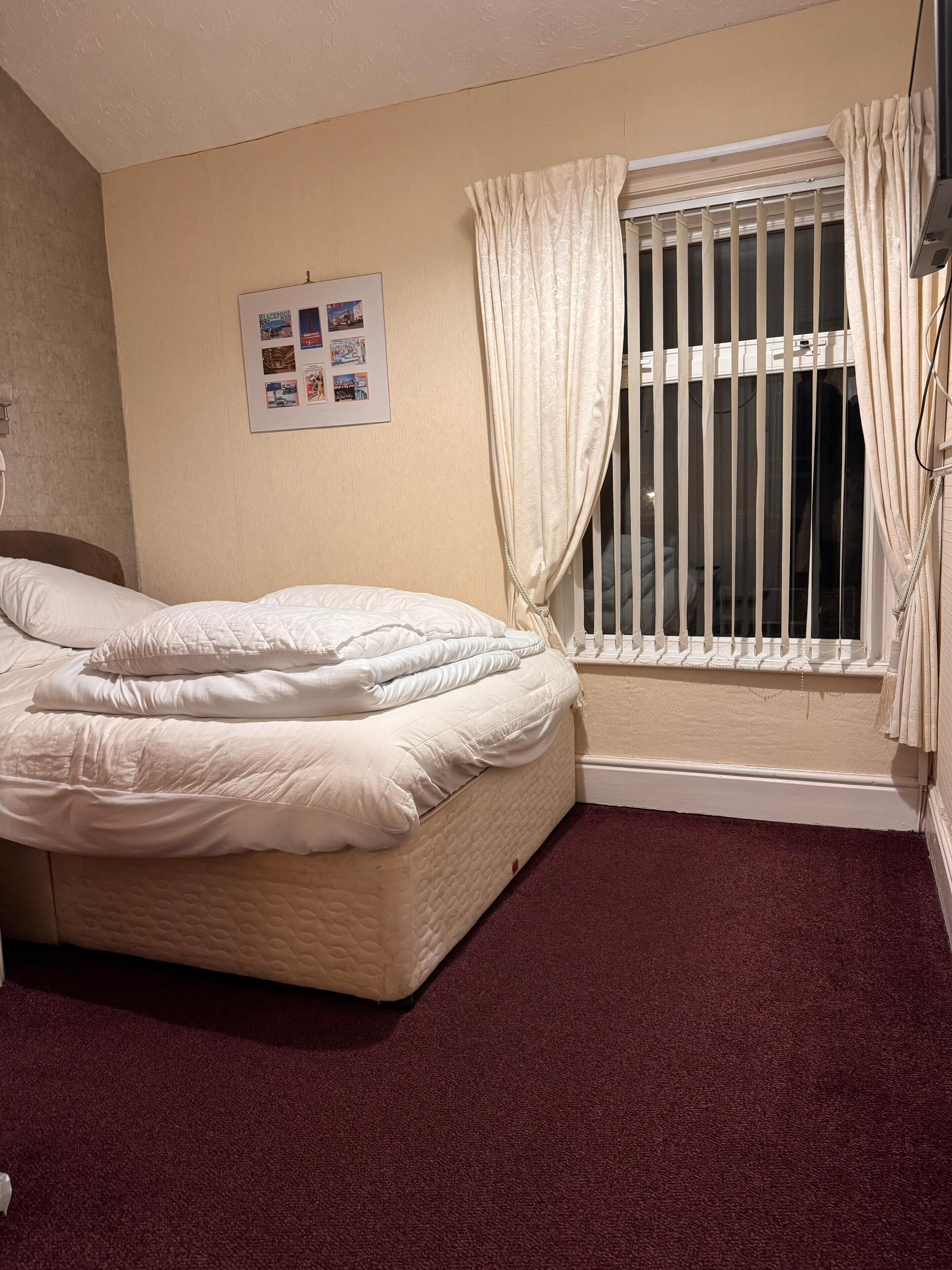 Classic Double Room, Sea View | In-room safe, desk, blackout drapes, free WiFi