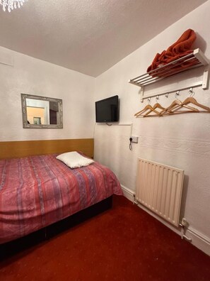 Classic Double Room, Sea View | In-room safe, desk, blackout drapes, free WiFi - No 34 Vance Road (Backpool)