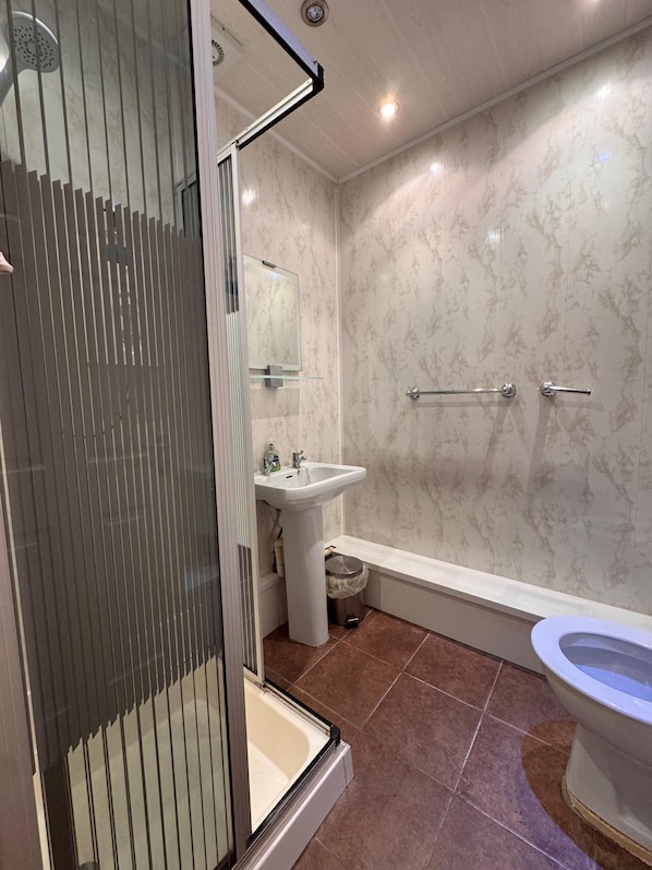 Classic-Zweibettzimmer | Badezimmer