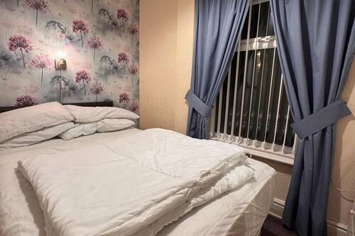 Classic Double Room, 1 Double Bed | In-room safe, desk, blackout drapes, free WiFi