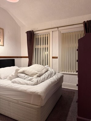 舒适单人房, 海景 | 客房内保险箱、办公桌、遮光窗帘、免费 WiFi