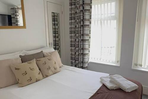Comfort Double Room, 1 Double Bed | In-room safe, desk, blackout drapes, free WiFi