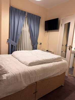 Classic-Doppelzimmer, Meerblick | Zimmersafe, Schreibtisch, Verdunkelungsvorhänge, kostenloses WLAN