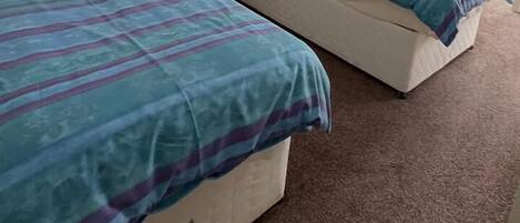 Classic Double Room | In-room safe, desk, blackout drapes, free WiFi