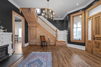 Historic Muzzy Mansion near downtown Spokane. Great for business & personal use.