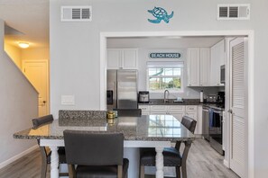 Fridge, microwave, oven, stovetop - Crescent Breeze at Tarpon Run 32 (St. Augustine)