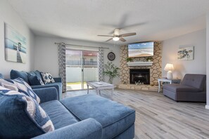 Smart TV, fireplace - Crescent Breeze at Tarpon Run 32 (St. Augustine)