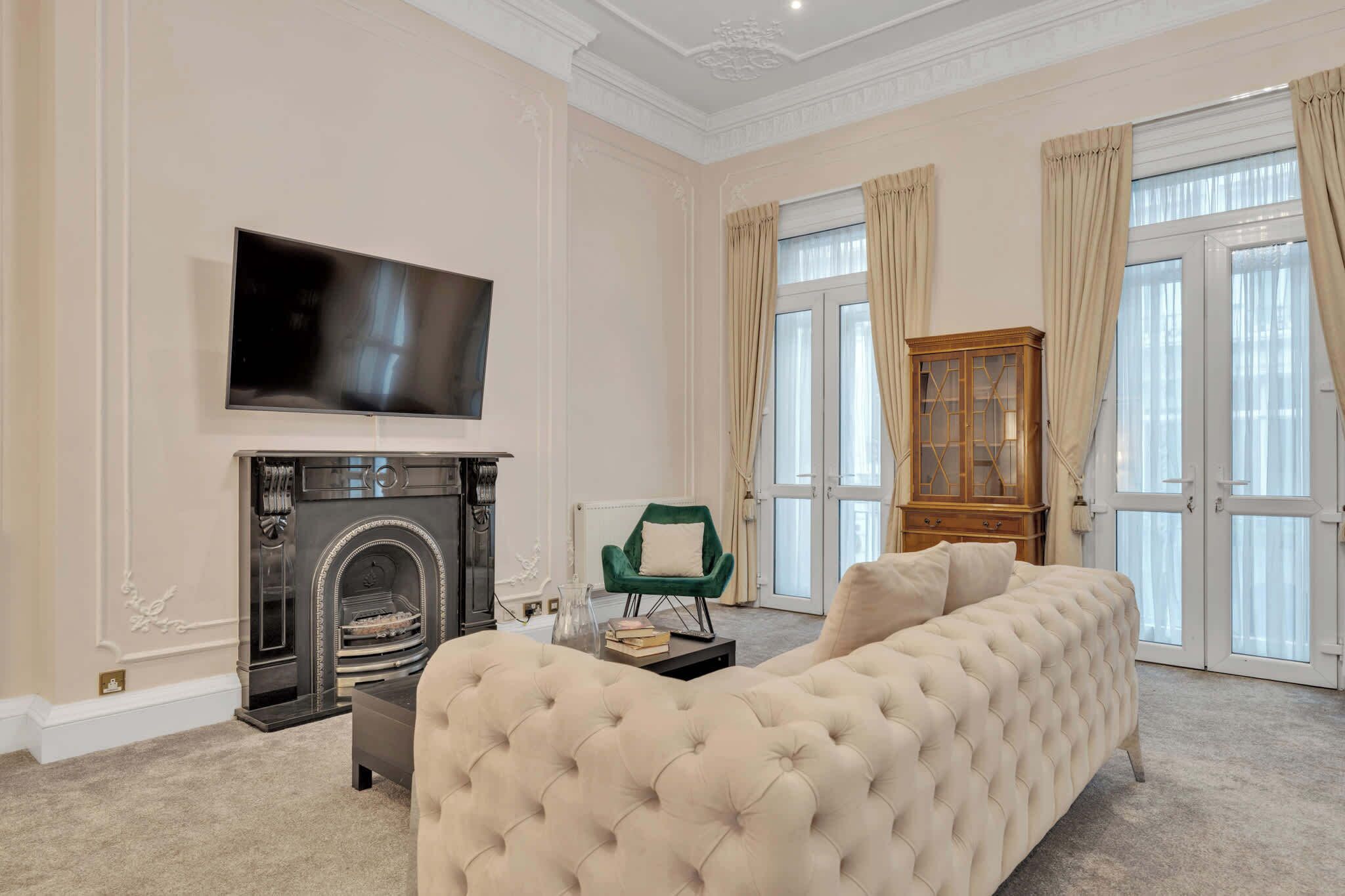 Téléviseur, bureau