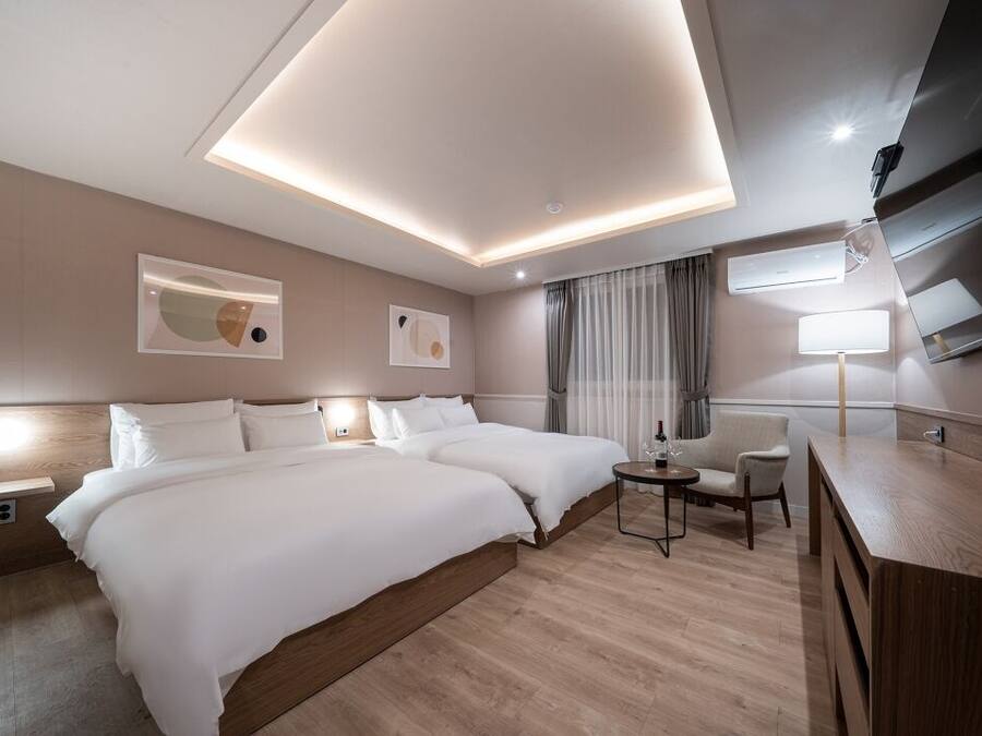 Premium bedding, free WiFi, bed sheets