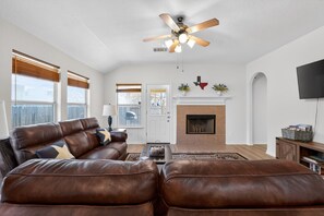 TV, fireplace, ping pong, books - San Antonio Home w/ Game Room, Pet-Friendly, Yard! (San Antonio)