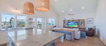 Glory Daze • Private Pool • Ice Maker • EV Charger