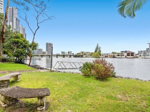Property grounds - 12th Floor Riverfront Retreat Views Walk to Beach (Surfers Paradise)