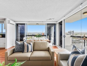 تلفزيون، كُتُب