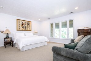 5 habitaciones, tabla de planchar con plancha y cuna de viaje 