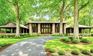 Exterior - Luxor Mountaintop Cabin-Castle at Deep Creek Lake (Oakland)