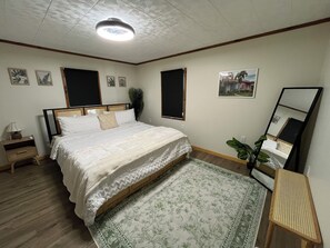 2 bedrooms, free WiFi, bed sheets - Welcome to the Butterscotch Bungalow! (Hummelstown)