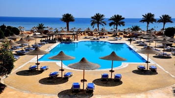 3 utendørsbassenger