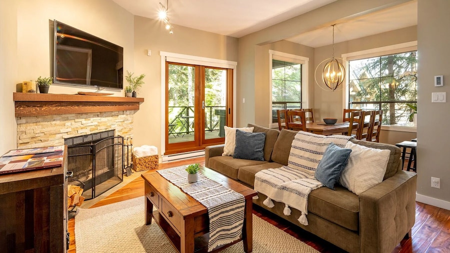 Crystal Ridge by Whistler Retreats